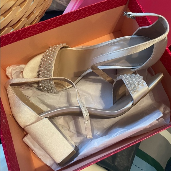 Champagne high heels - Picture 2 of 5